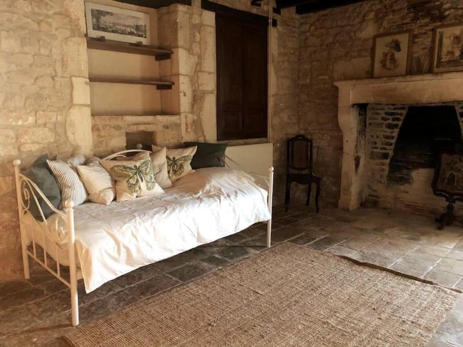 Uniquely Private Holiday Villa In The Charente Puyreaux Exteriör bild